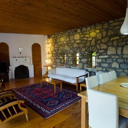 Hébergement de vacances St John's House With Private Pool, Gardens & Sauna Selçuk