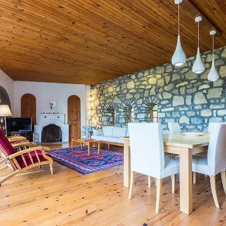 St John's House With Private Pool, Gardens & Sauna Hébergement de vacances Selçuk