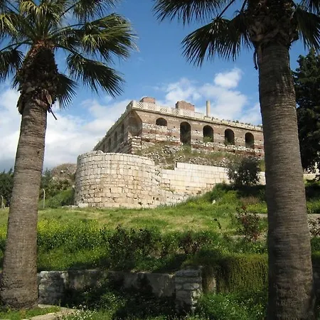 St John's House With Private Pool, Gardens & Sauna Selçuk