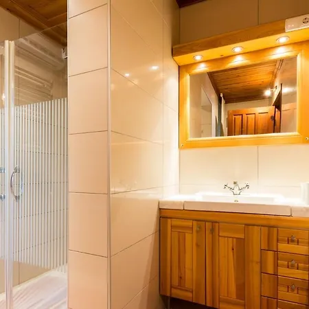 Hébergement de vacances St John's House With Private Pool, Gardens & Sauna Selçuk