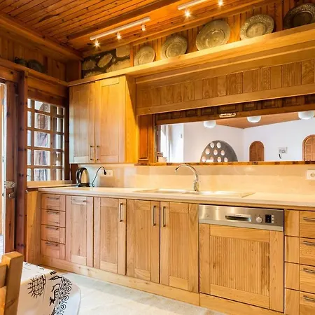 St John's House With Private Pool, Gardens & Sauna Hébergement de vacances