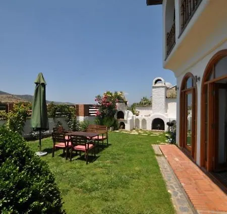 Hébergement de vacances St John's House With Private Pool, Gardens & Sauna Selçuk