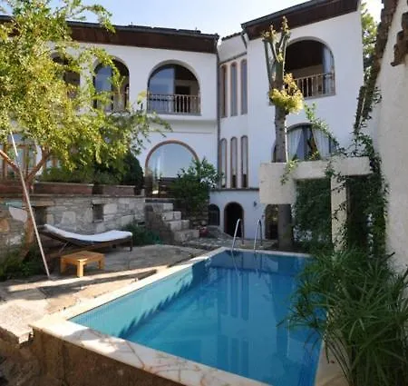 St John's House With Private Pool, Gardens & Sauna Hébergement de vacances *