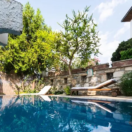 St John's House With Private Pool, Gardens & Sauna Selçuk
