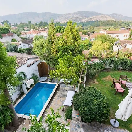St John's House With Private Pool, Gardens & Sauna Hébergement de vacances Selçuk