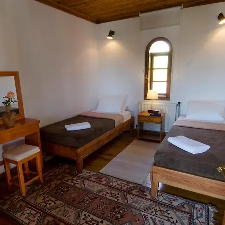 Hébergement de vacances St John's House With Private Pool, Gardens & Sauna *