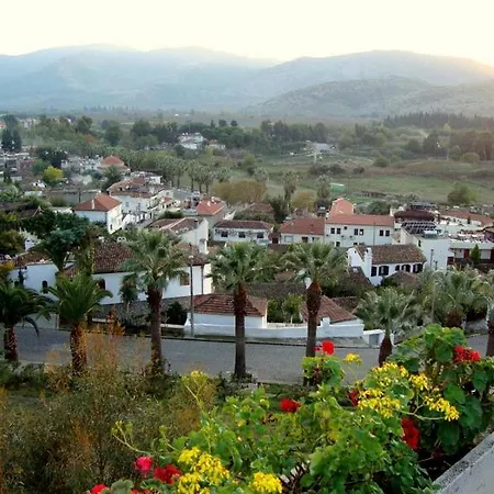 St John's House With Private Pool, Gardens & Sauna Hébergement de vacances Selçuk