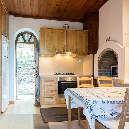 Hébergement de vacances St John's House With Private Pool, Gardens & Sauna Selçuk