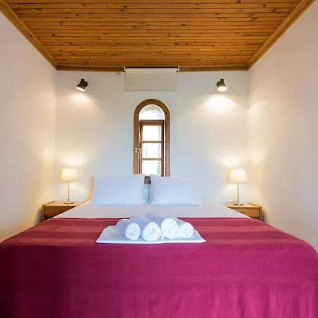 St John's House With Private Pool, Gardens & Sauna Hébergement de vacances *