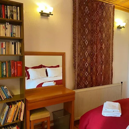 St John's House With Private Pool, Gardens & Sauna Hébergement de vacances *