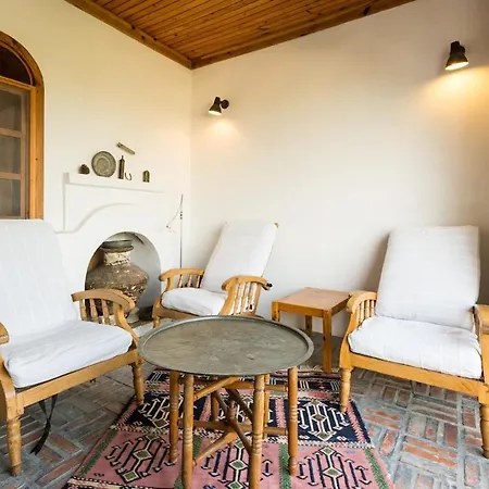St John's House With Private Pool, Gardens & Sauna Hébergement de vacances Selçuk