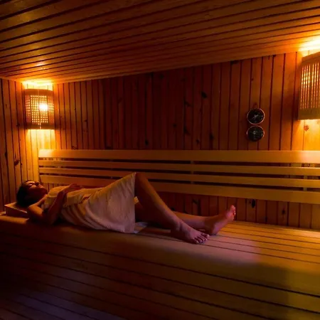 St John's House With Private Pool, Gardens & Sauna Hébergement de vacances